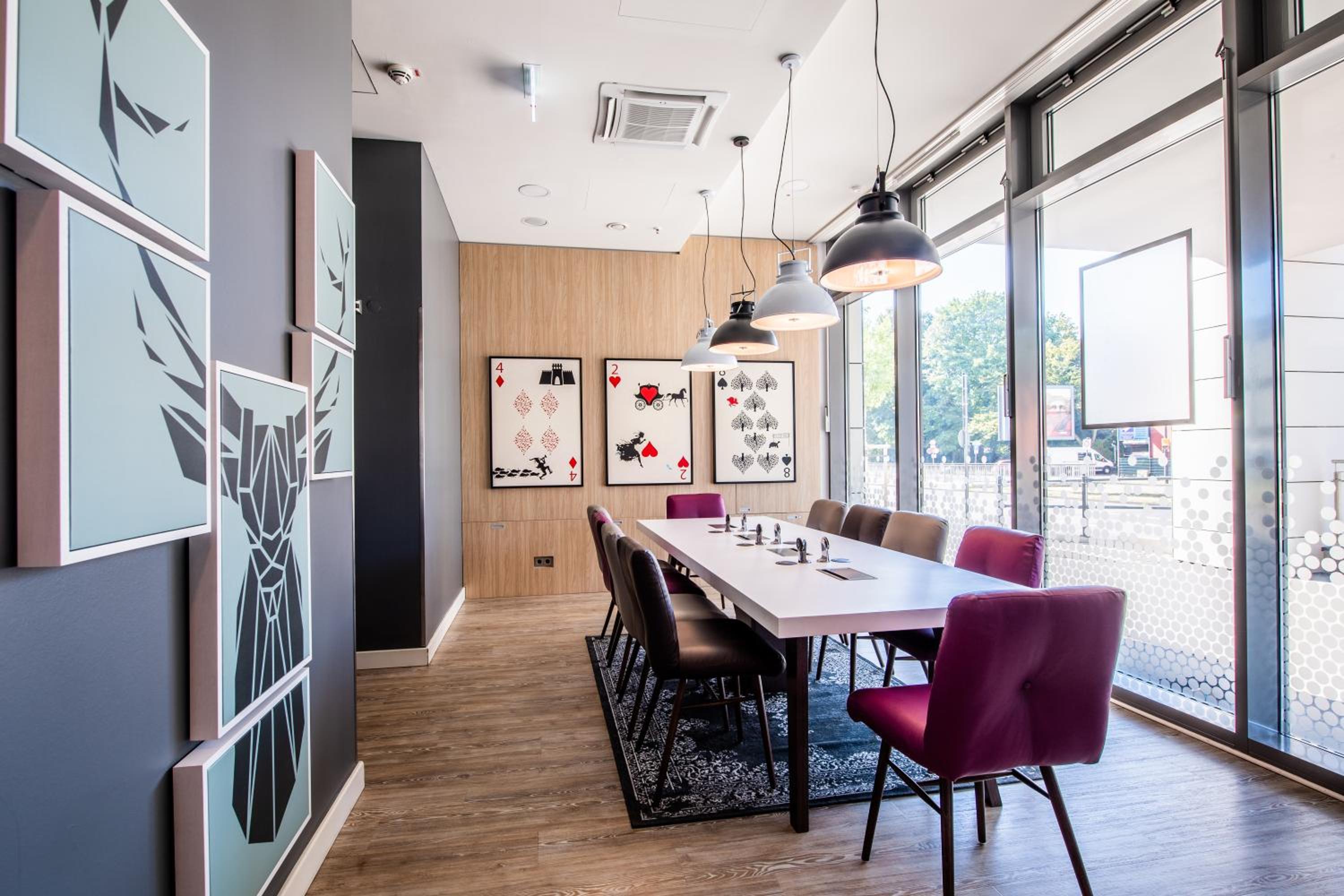 Premier Inn Koln City Sud